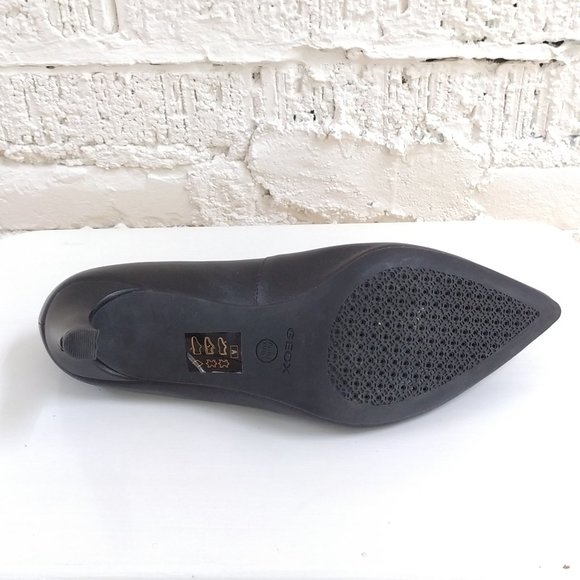 GEOX KITTEN HEELS *WORN ONCE* - Picture 6 of 9